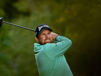 Lowry hoping to make up for Sl...